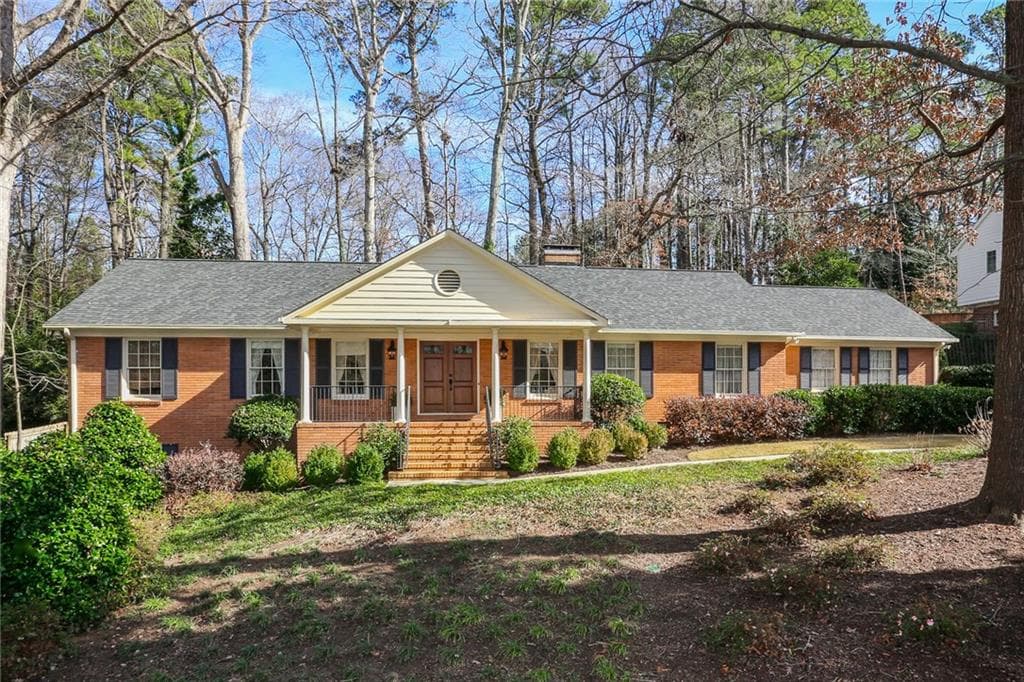 4 bedroom, 2,987 sq ft single family residence sold at 4325 Mcclatchey Circle, Atlanta, GA 30342