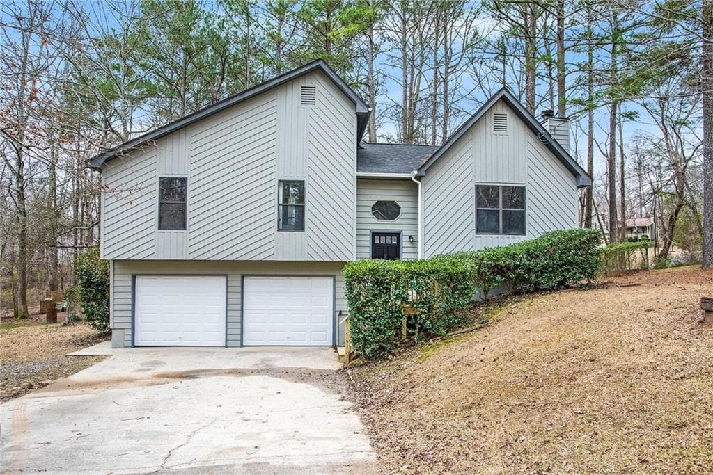 3 bedroom, 1,204 sq ft single family residence sold at 7715 Oakvale Drive, Douglasville, GA 30134