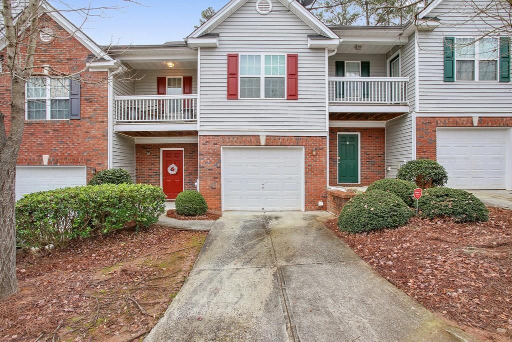 3 bedroom, 1,620 sq ft townhouse sold at 4645 Grand Central Parkway, Decatur, GA 30035