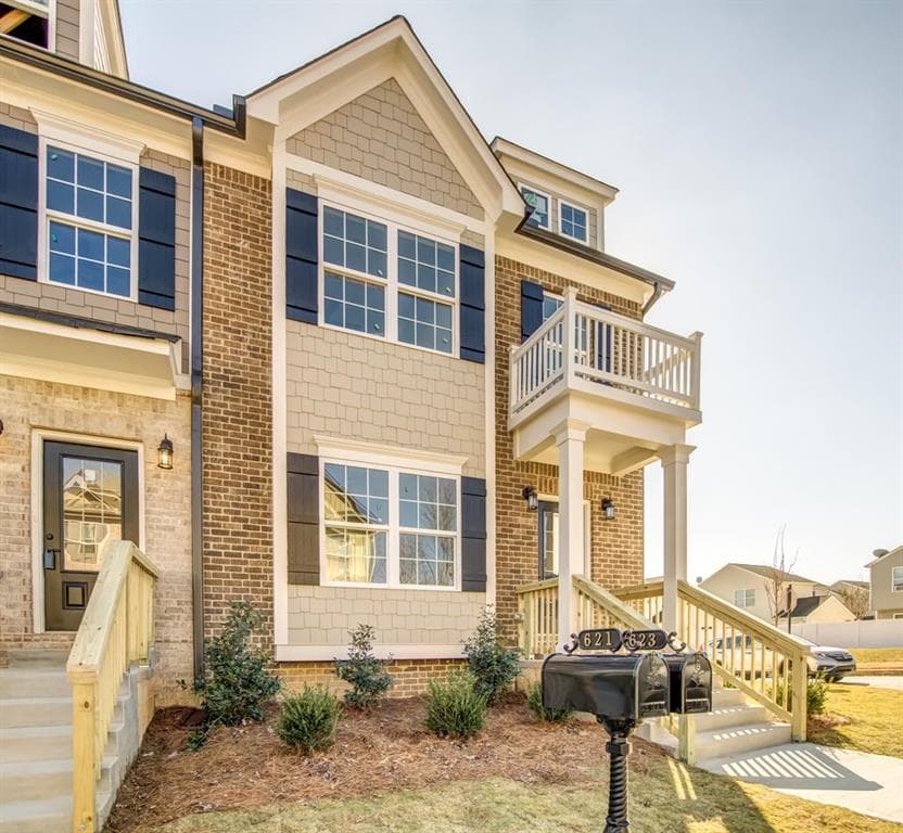 3 bedroom, 2,331 sq ft single family residence sold at 623 Sweet Bay Ridge, Woodstock, GA 30188