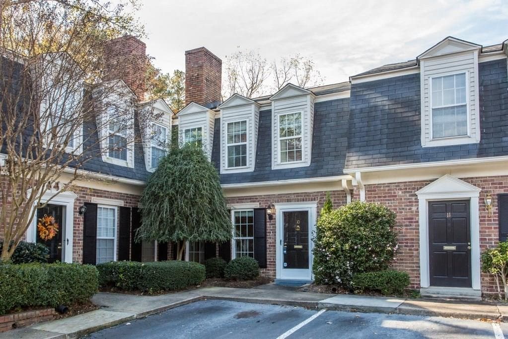 2 bedroom, 1,320 sq ft townhouse sold at 10 SURRY COUNTY Place 257, Atlanta, GA 30318