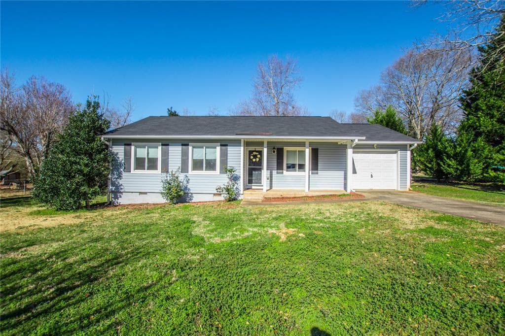 3 bedroom single family residence sold at 104 Hilltop Road, Auburn, GA 30011