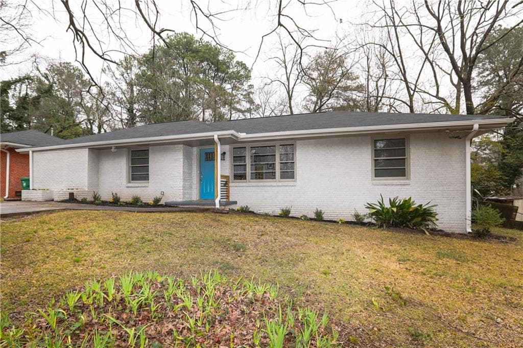 3 bedroom, 2,000 sq ft single family residence sold at 1996 Laurel Lane, Decatur, GA 30032
