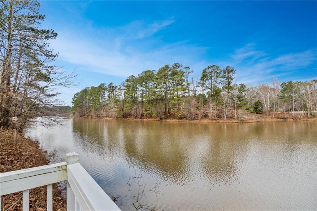 5 bedroom, 3,230 sq ft single family residence sold at 325 Lake Bluff Court, Suwanee, GA 30024