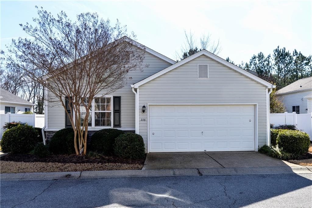 228 W Oaks Place, Woodstock, GA 30188 — most recent listing photo