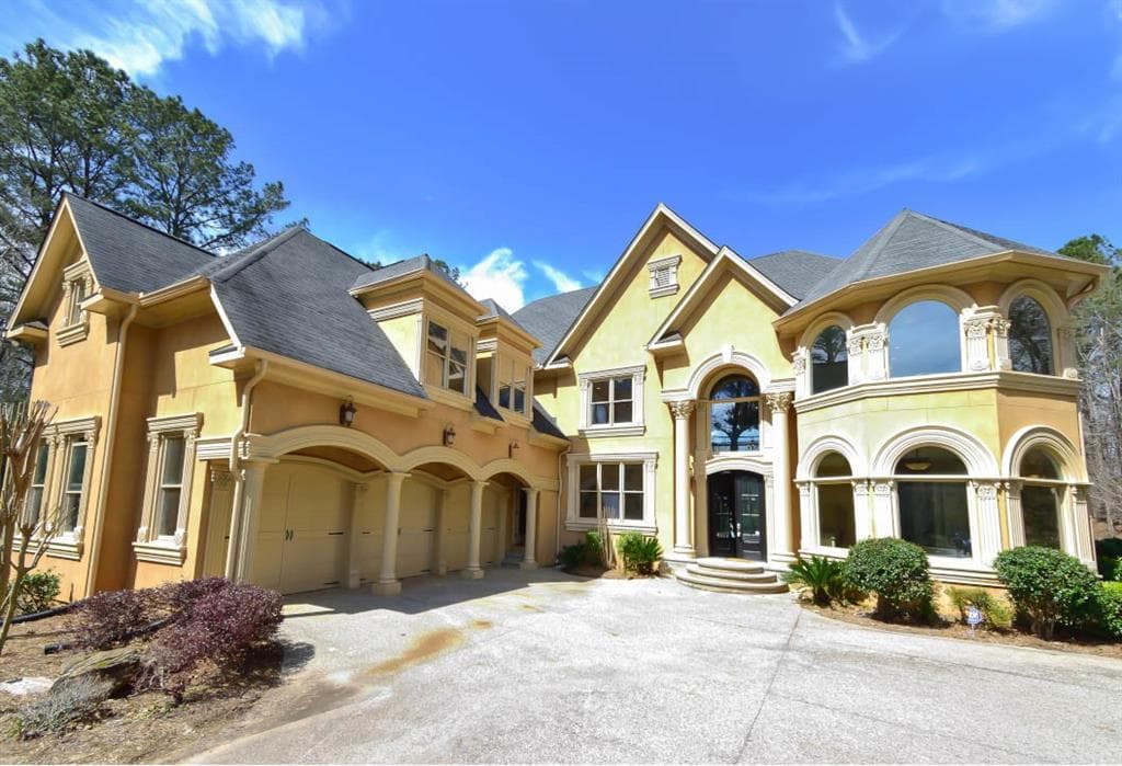 8 bedroom, 8,627 sq ft single family residence sold at 4827 Cascade Road, Atlanta, GA 30331