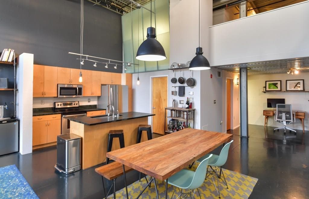 2 bedroom, 1,354 sq ft condominium sold at 195 Arizona Avenue 103, Atlanta, GA 30307