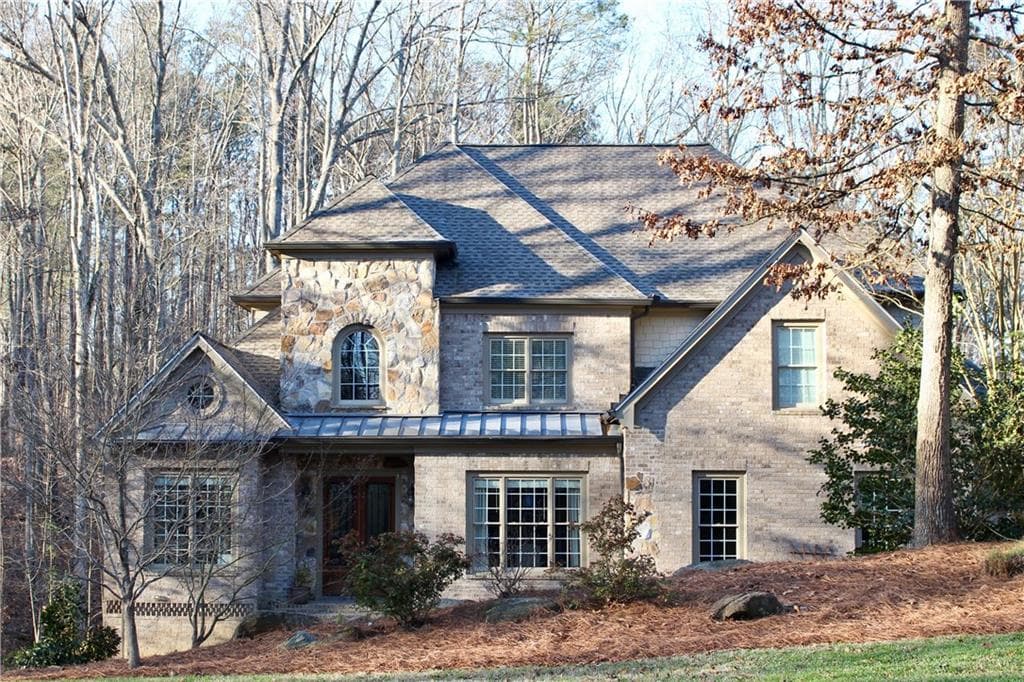 5 bedroom, 4,044 sq ft single family residence sold at 970 Pine Grove Road, Roswell, GA 30075