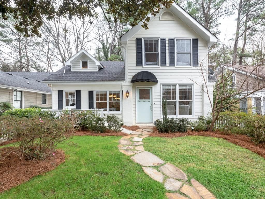 4 bedroom, 3,376 sq ft single family residence sold at 2295 Shenandoah Avenue, Atlanta, GA 30305
