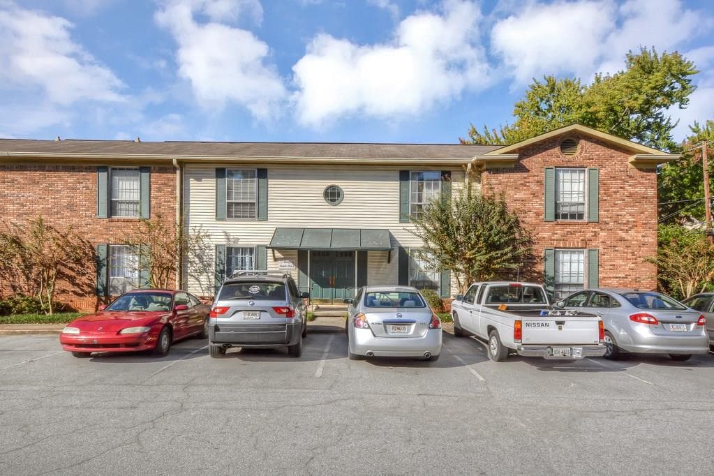 2 bedroom, 1,072 sq ft condominium sold at 5663 KINGSPORT Drive, Atlanta, GA 30342