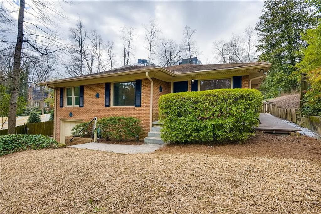 3 bedroom, 1,600 sq ft single family residence sold at 1864 Windemere Drive, Atlanta, GA 30324