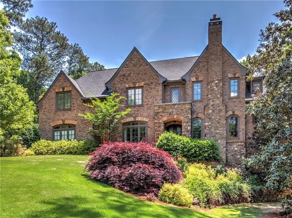 7 bedroom single family residence sold at 5305 Mount Vernon Parkway, Atlanta, GA 30327