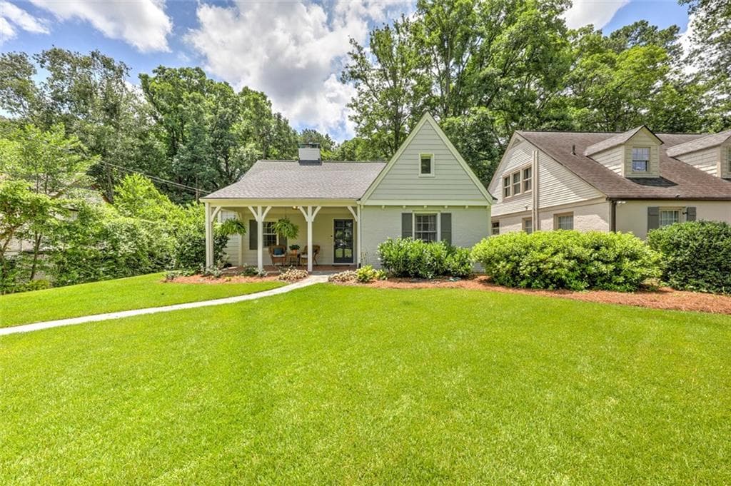 3 bedroom, 2,489 sq ft single family residence sold at 733 Greenview Avenue, Atlanta, GA 30305