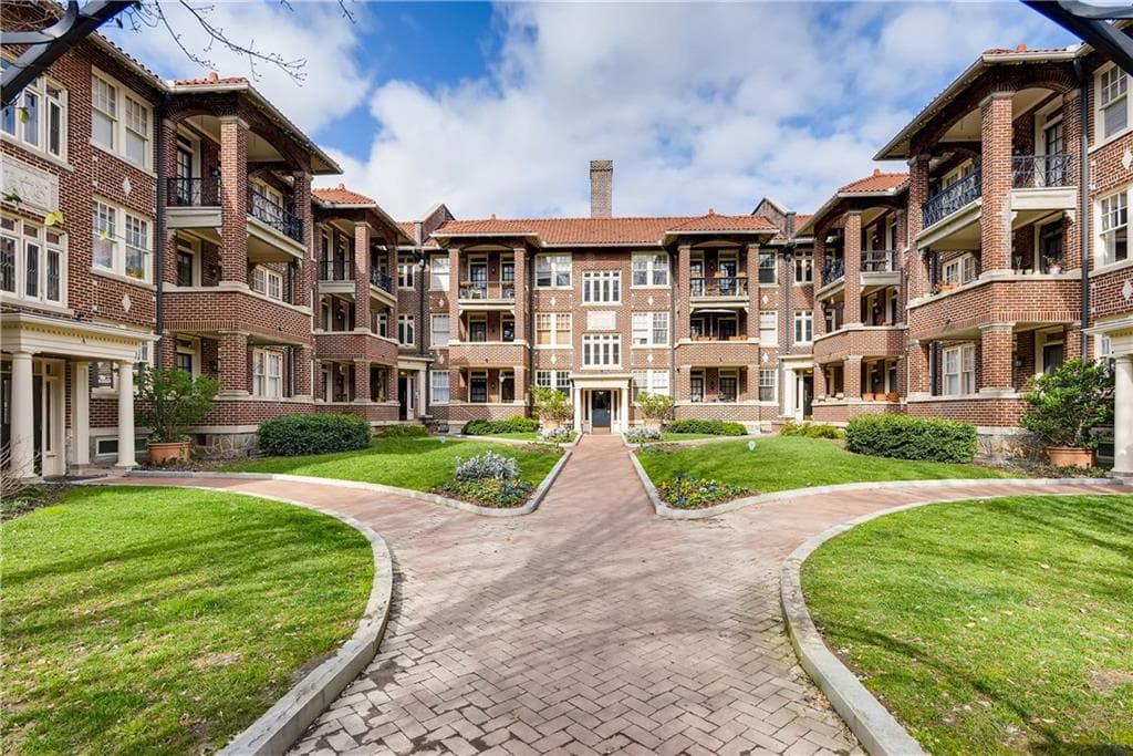 2 bedroom, 1,005 sq ft condominium sold at 198 Ponce De Leon Avenue 5A, Atlanta, GA 30308