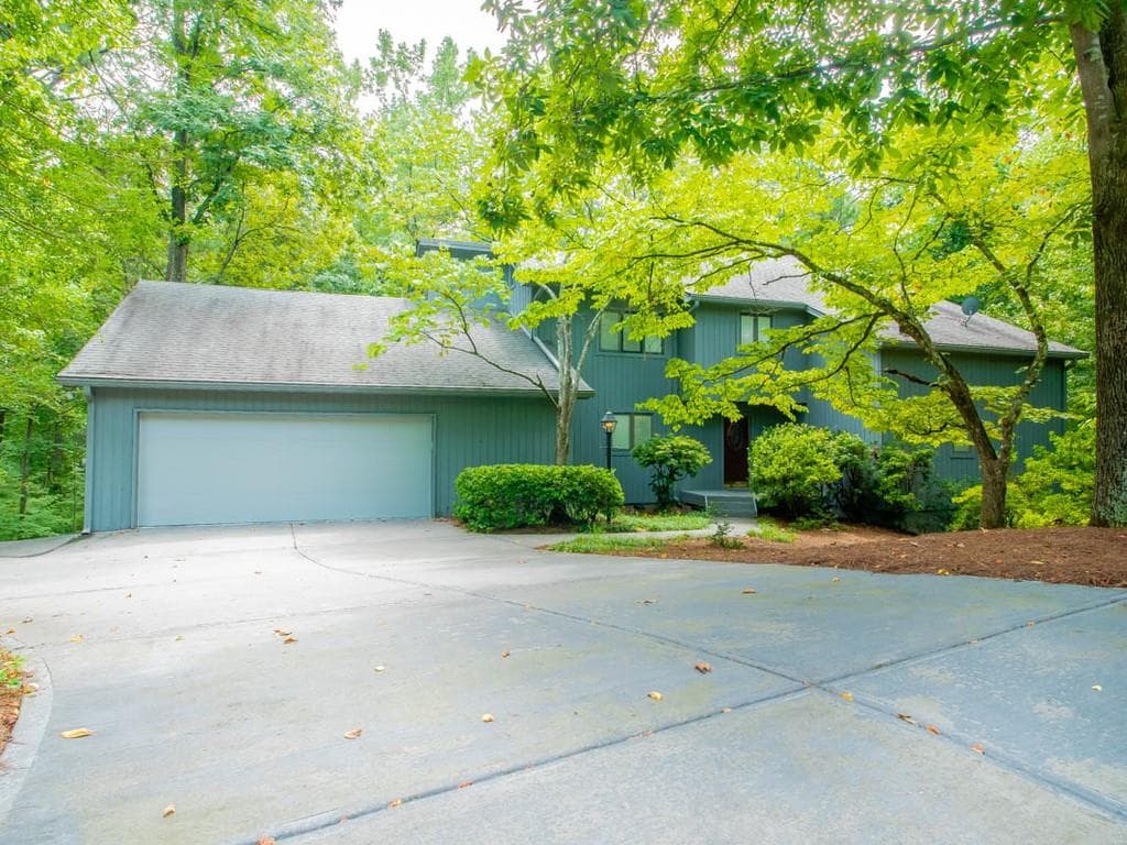 60 Mountain Creek Trace, Sandy Springs, GA 30328 — most recent listing photo