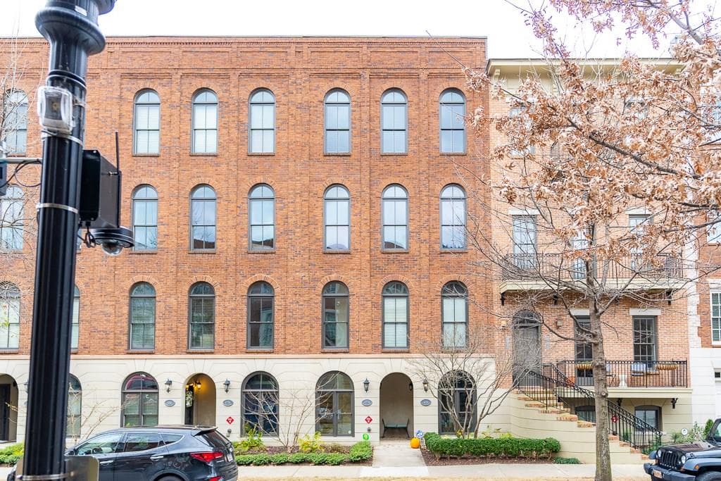 3 bedroom, 2,188 sq ft townhouse sold at 477 Bartram Street B, Atlanta, GA 30316