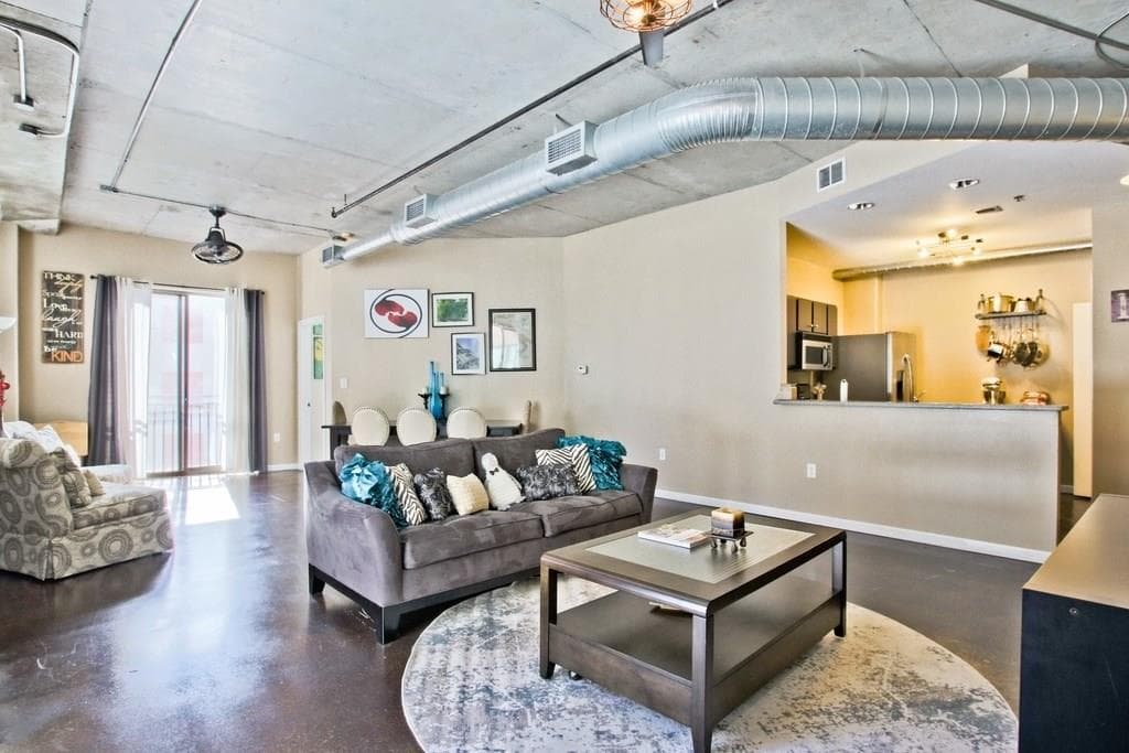 115 W PEACHTREE PLACE 302, Atlanta, GA 30313 — most recent listing photo