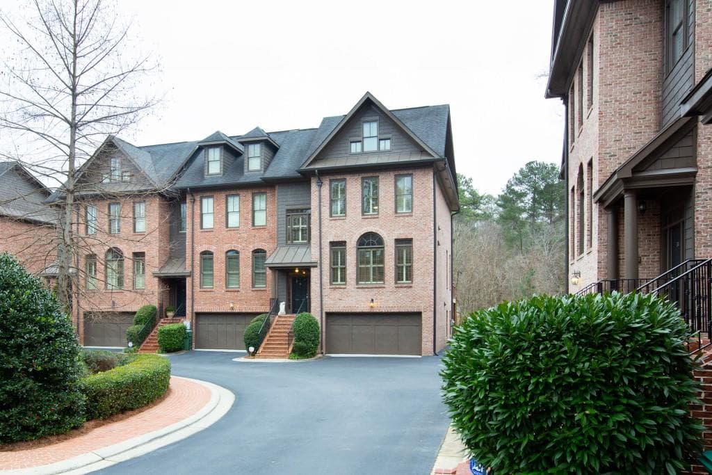 3 bedroom, 3,340 sq ft townhouse sold at 4222 Rickenbacker Drive 16, Atlanta, GA 30342