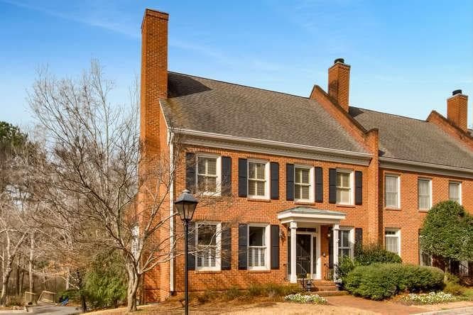 3 bedroom, 2,504 sq ft townhouse sold at 4446 Paces Battle, Atlanta, GA 30327