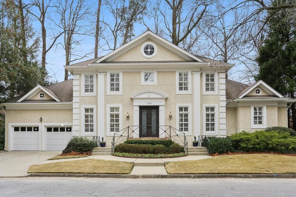 4 bedroom, 4,920 sq ft single family residence sold at 625 Greystone Park, Atlanta, GA 30324