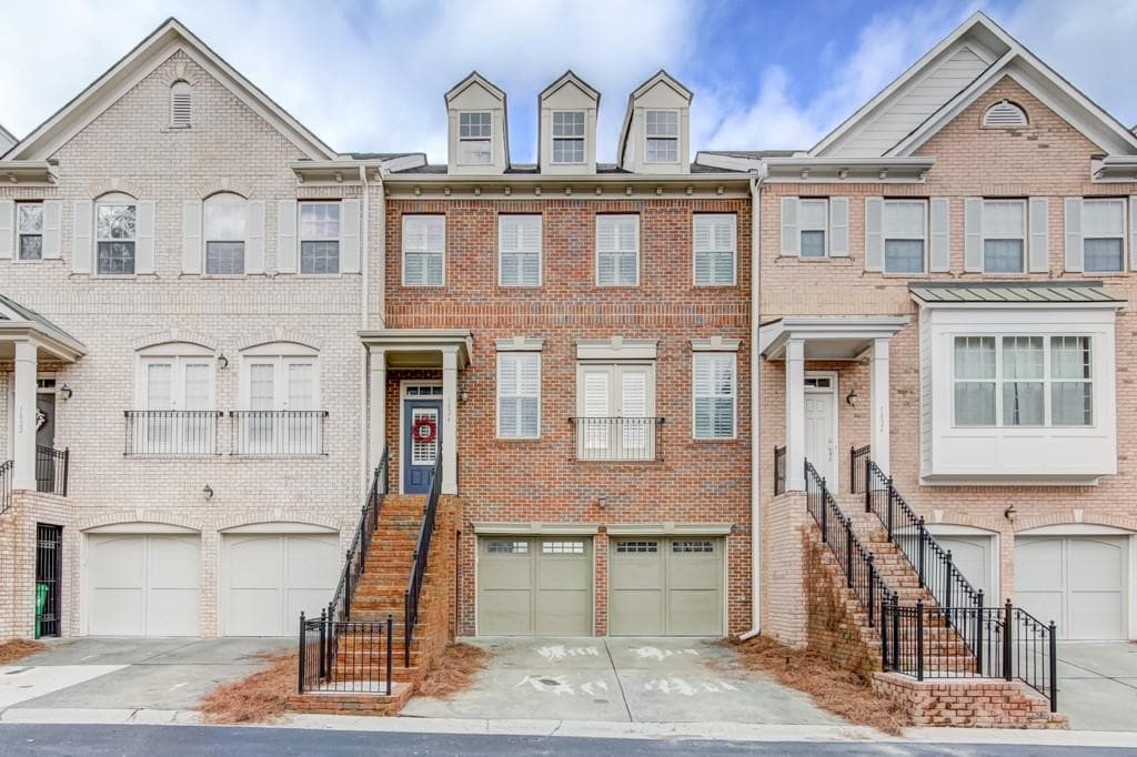 5 bedroom, 3,226 sq ft townhouse sold at 1824 Dorman Avenue, Brookhaven, GA 30319