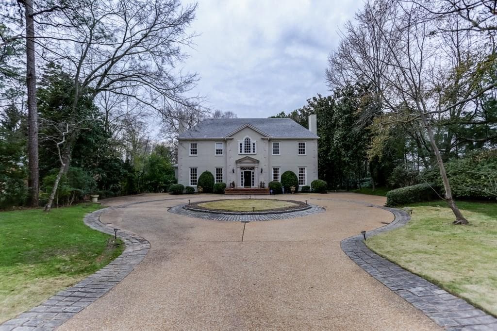 5 bedroom, 5,386 sq ft single family residence sold at 3134 Arden Road, Atlanta, GA 30305