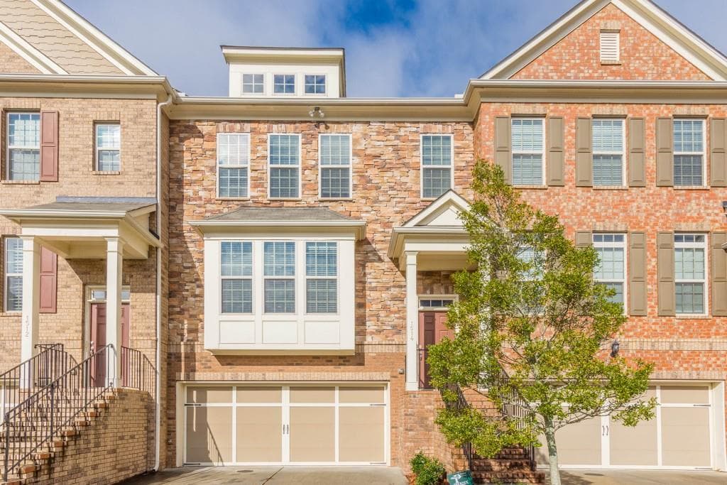 4 bedroom, 2,388 sq ft townhouse sold at 1514 Woodbridge Way, Atlanta, GA 30329