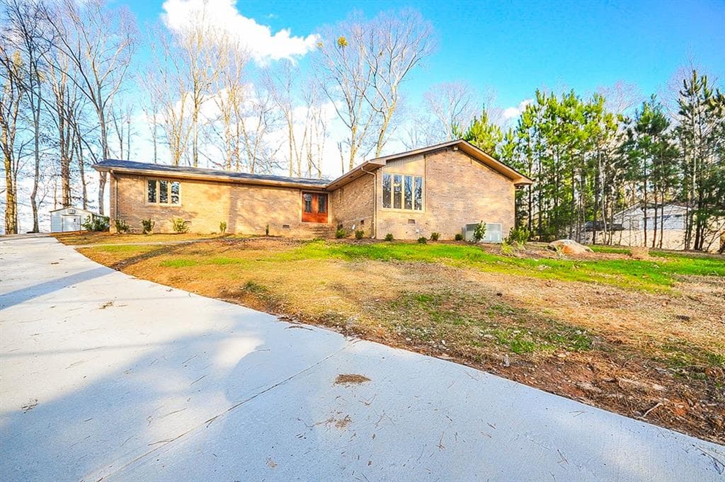 1320 Heatherland Drive, Atlanta, GA 30331 — most recent listing photo