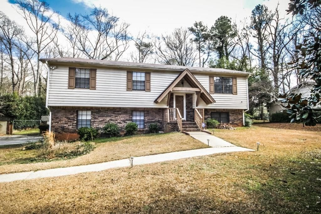 3 bedroom, 1,930 sq ft single family residence sold at 1740 Tree Line Road, Lithonia, GA 30058
