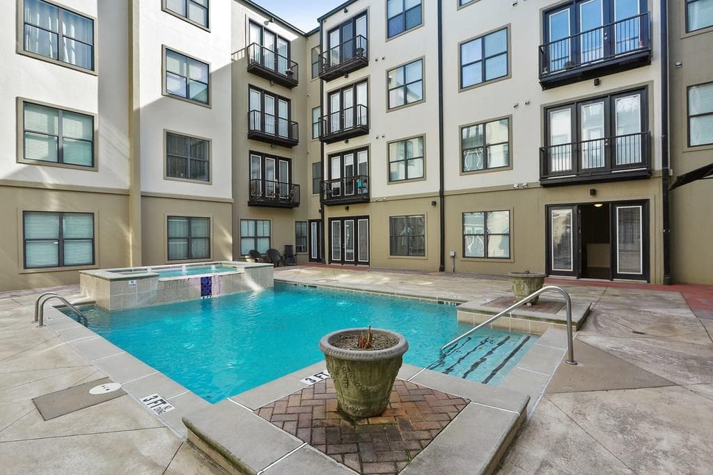 1 bedroom, 737 sq ft condominium sold at 5300 PEACHTREE Road 311, Atlanta, GA 30341