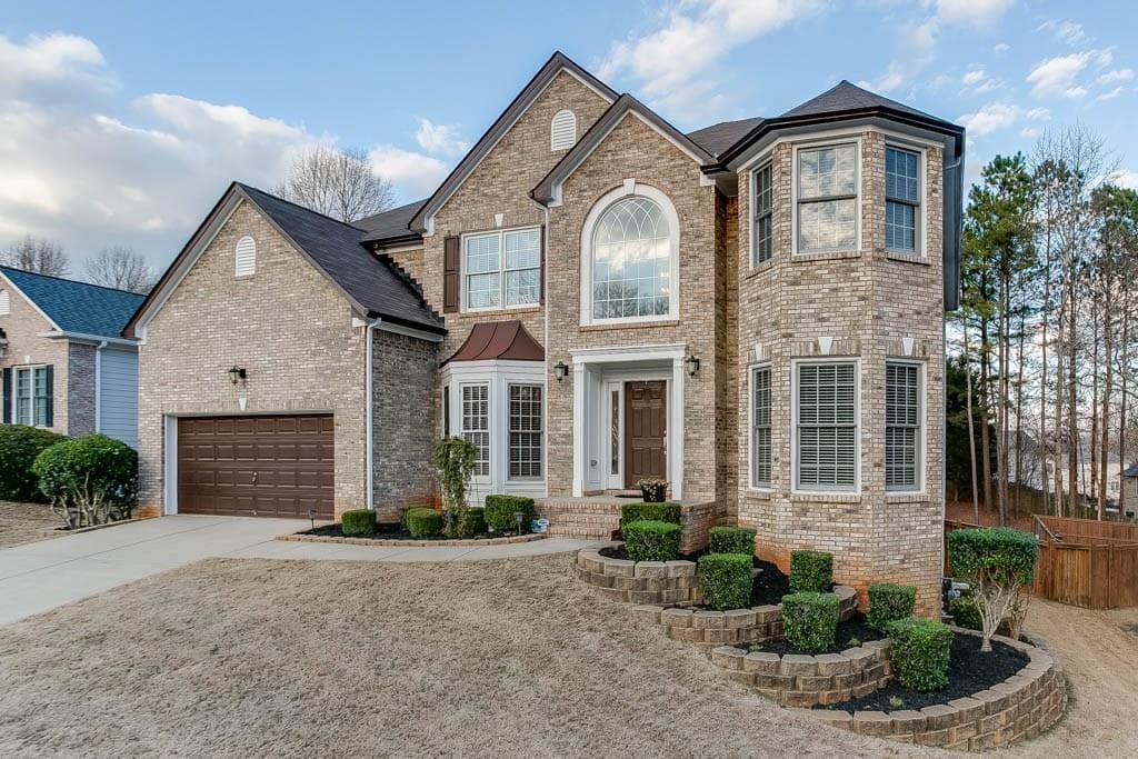 7 bedroom, 5,262 sq ft single family residence sold at 715 Gran Heritage Way, Dacula, GA 30019