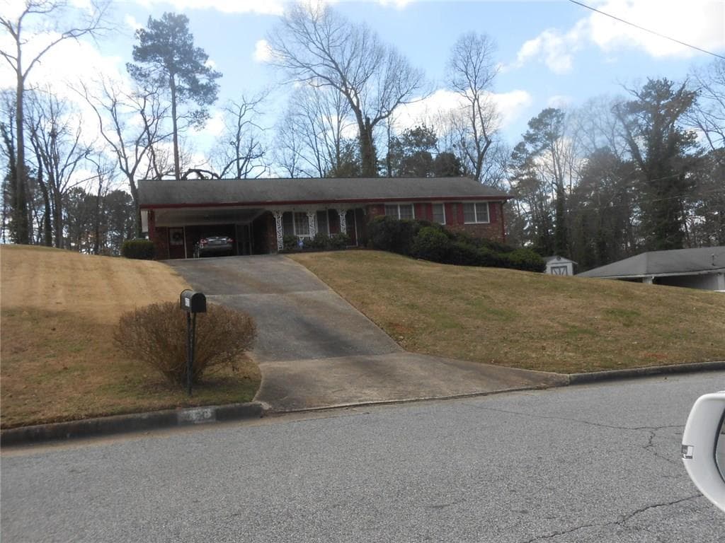 4 bedroom, 1,232 sq ft single family residence sold at 4626 Ivywood Drive, Atlanta, GA 30331