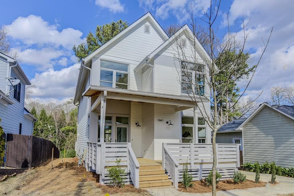 3 bedroom, 2,078 sq ft single family residence sold at 1661 Laurel Avenue, Atlanta, GA 30318
