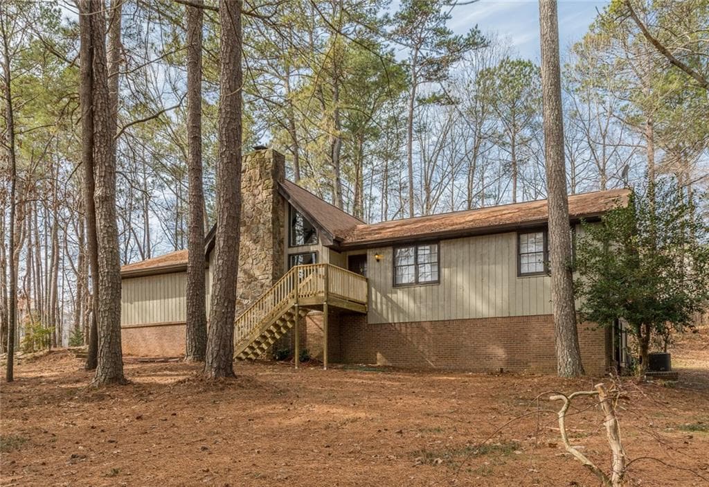 527 RAVEN SPRINGS Trail, Stone Mountain, GA 30087 — most recent listing photo