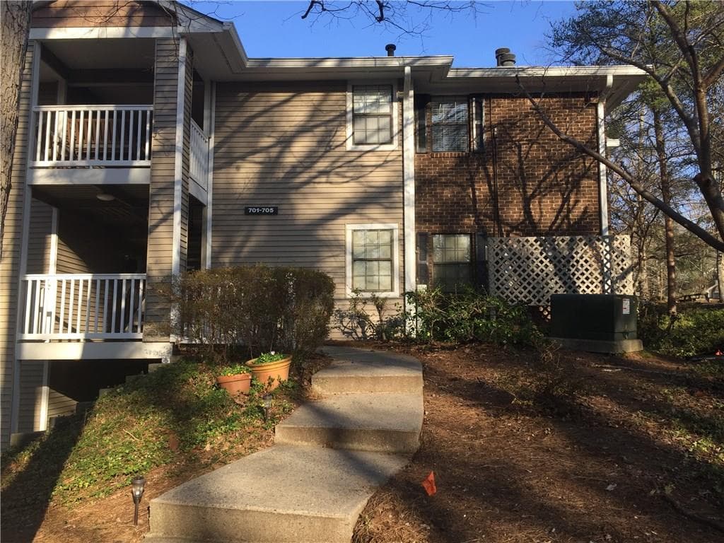 704 Barrington Hills Drive, Sandy Springs, GA 30350 — most recent listing photo