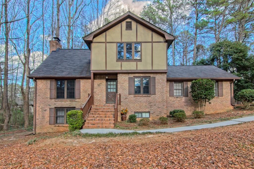2204 Valley Creek Circle, Snellville, GA 30078 — most recent listing photo