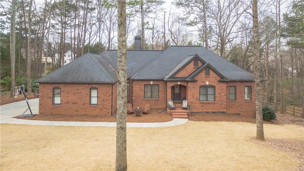 5 bedroom, 5 bathroom, 4,315 sq ft single family residence sold at 705 Lakeglen Drive, Suwanee, GA 30024