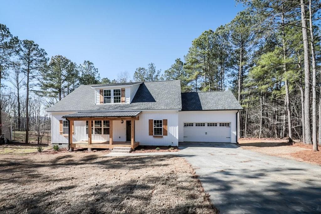 4 bedroom single family residence sold at 210 Brookshire Drive, Temple, GA 30179