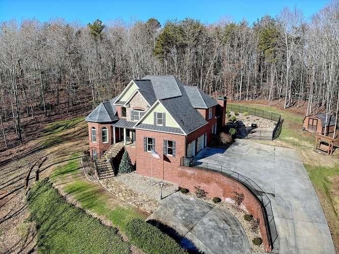 5 bedroom single family residence sold at 351 Shoals Lane, Clarkesville, GA 30523
