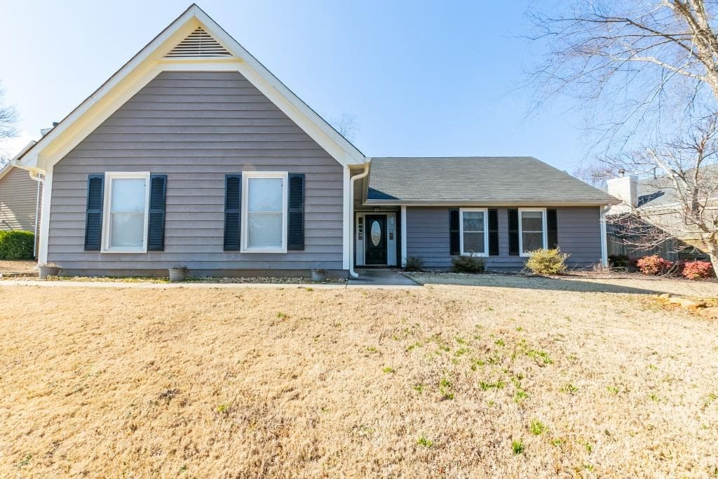 3 bedroom, 1,960 sq ft single family residence sold at 12470 Concord Hall Drive, Alpharetta, GA 30005