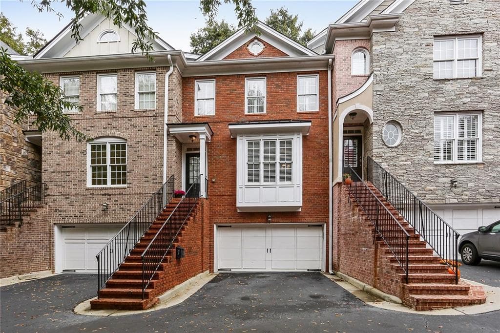 3 bedroom, 1,882 sq ft townhouse sold at 141 Chemin De Vie, Atlanta, GA 30342