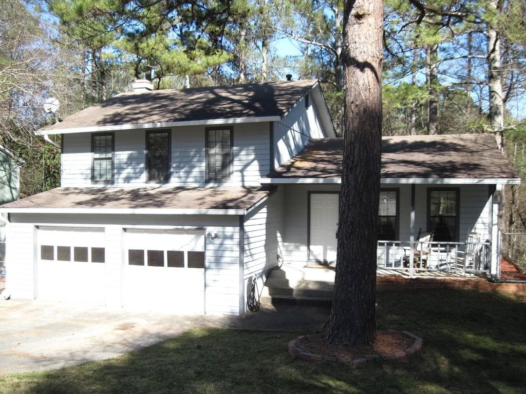 655 OLD MANOR Road, Lilburn, GA 30047 — most recent listing photo
