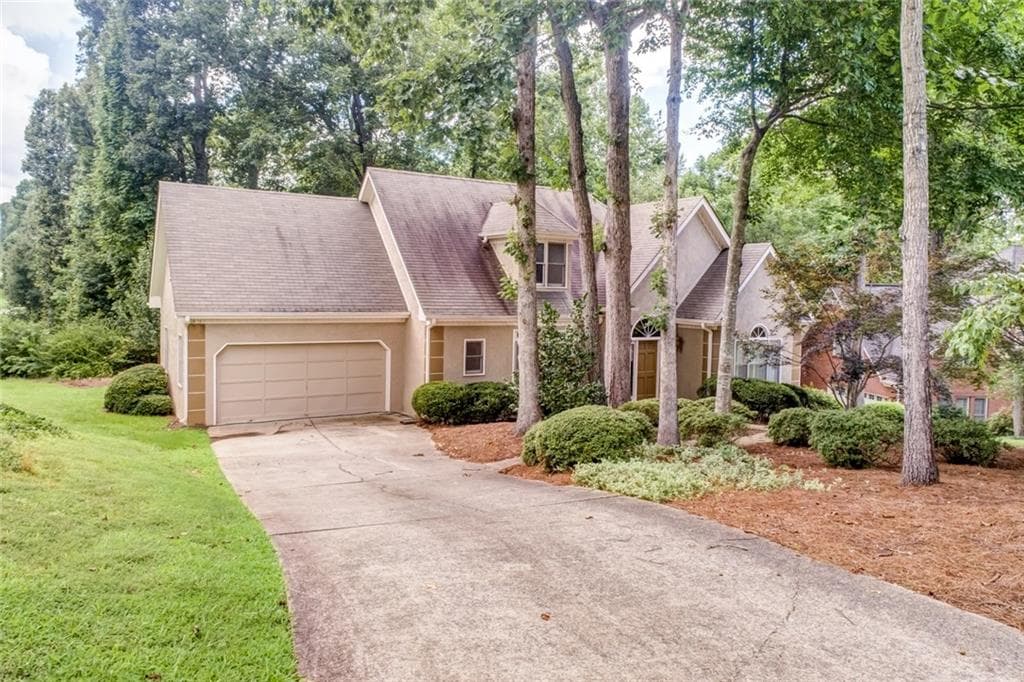 704 ROBINSON FARMS Drive, Marietta, GA 30068 — most recent listing photo