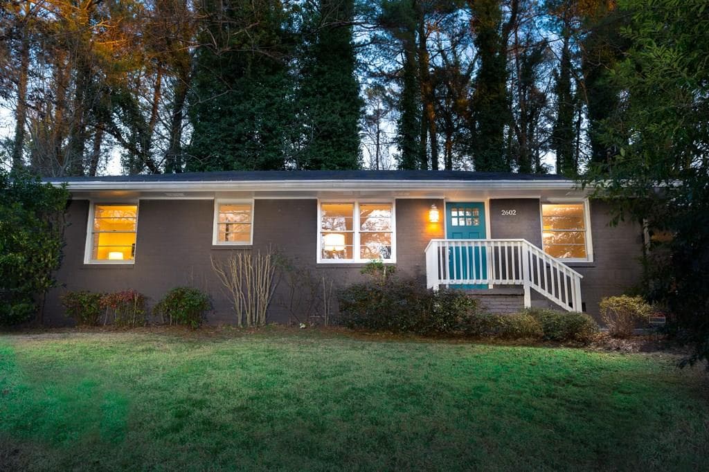 3 bedroom, 1,140 sq ft single family residence sold at 2602 Flagstone Drive, Atlanta, GA 30316