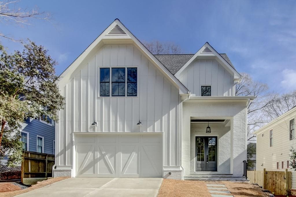 4 bedroom, 3,735 sq ft single family residence sold at 2595 Caldwell Road, Brookhaven, GA 30319