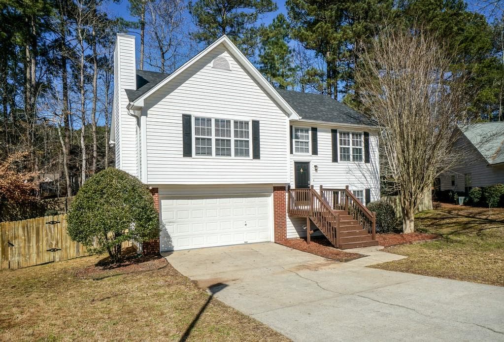 3 bedroom, 1,112 sq ft single family residence sold at 857 Ashley Crossing Lane, Lawrenceville, GA 30043