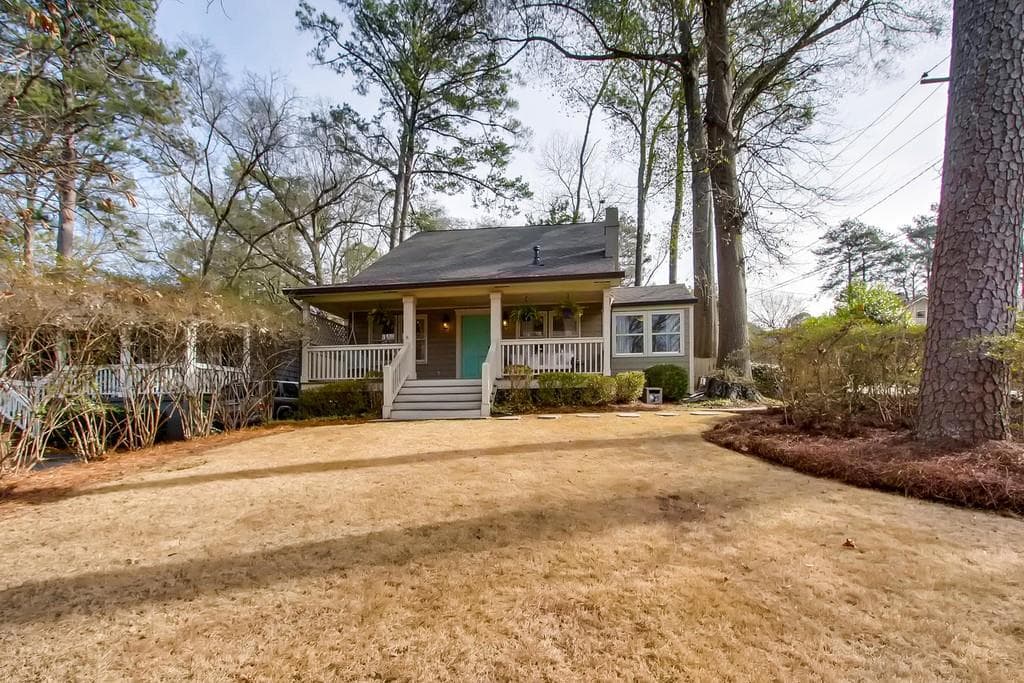 3 bedroom, 2,421 sq ft single family residence sold at 2359 Glenwood Drive, Atlanta, GA 30305