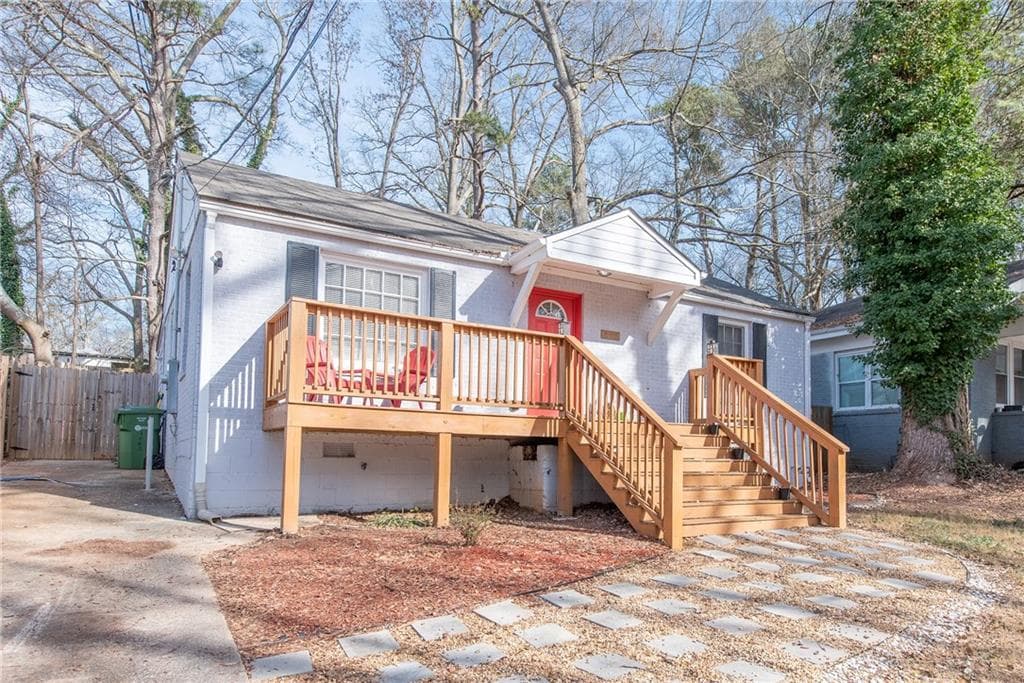 3 bedroom, 1,476 sq ft single family residence sold at 1685 N Olympian Way, Atlanta, GA 30310