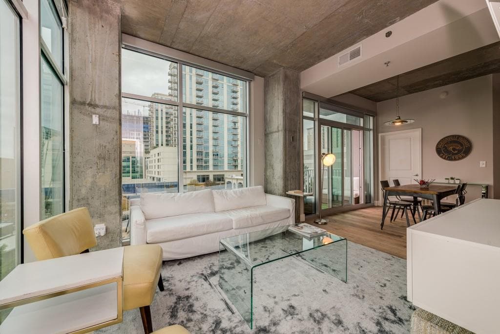 2 bedroom, 1,060 sq ft condominium sold at 250 Pharr Road 708, Atlanta, GA 30305