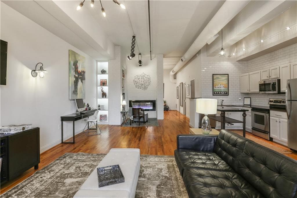 1 bedroom, 1 bathroom, 1,050 sq ft condominium sold at 1608 Liberty Lane 115, Roswell, GA 30075